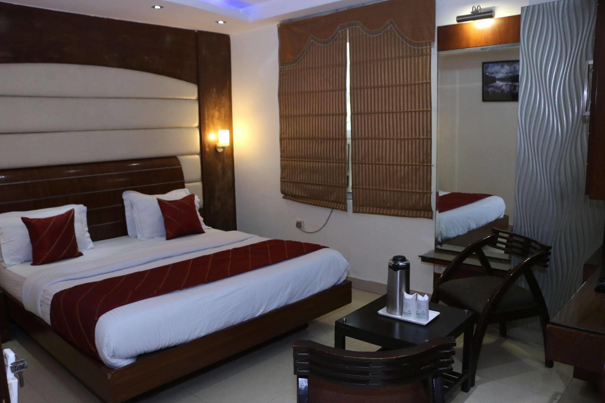 Hotel High 5 Land Delhi  Esterno foto